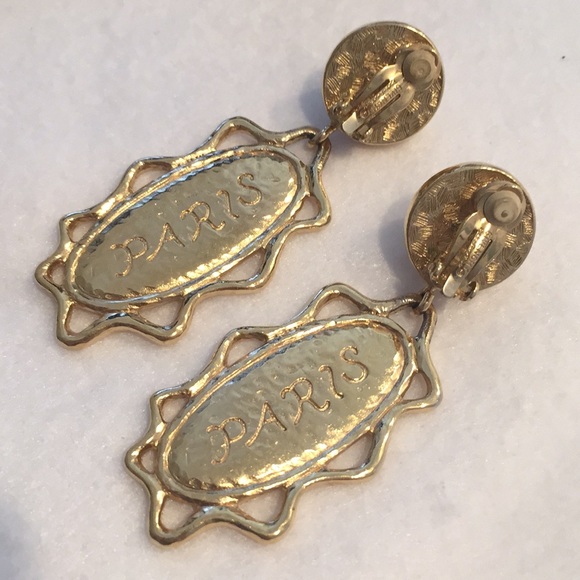 GIVENCHY Autographed Vintage Gold and Pearl Drop Clip On Earrings - Picture 3 of 5